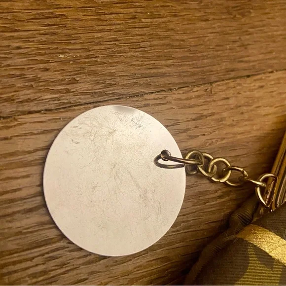 Disney Couture x Loop Snow White Kiss-Lock Clutch - Picture 2 of 4